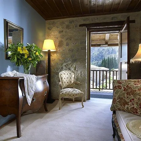 Semantron Traditional Village 3*